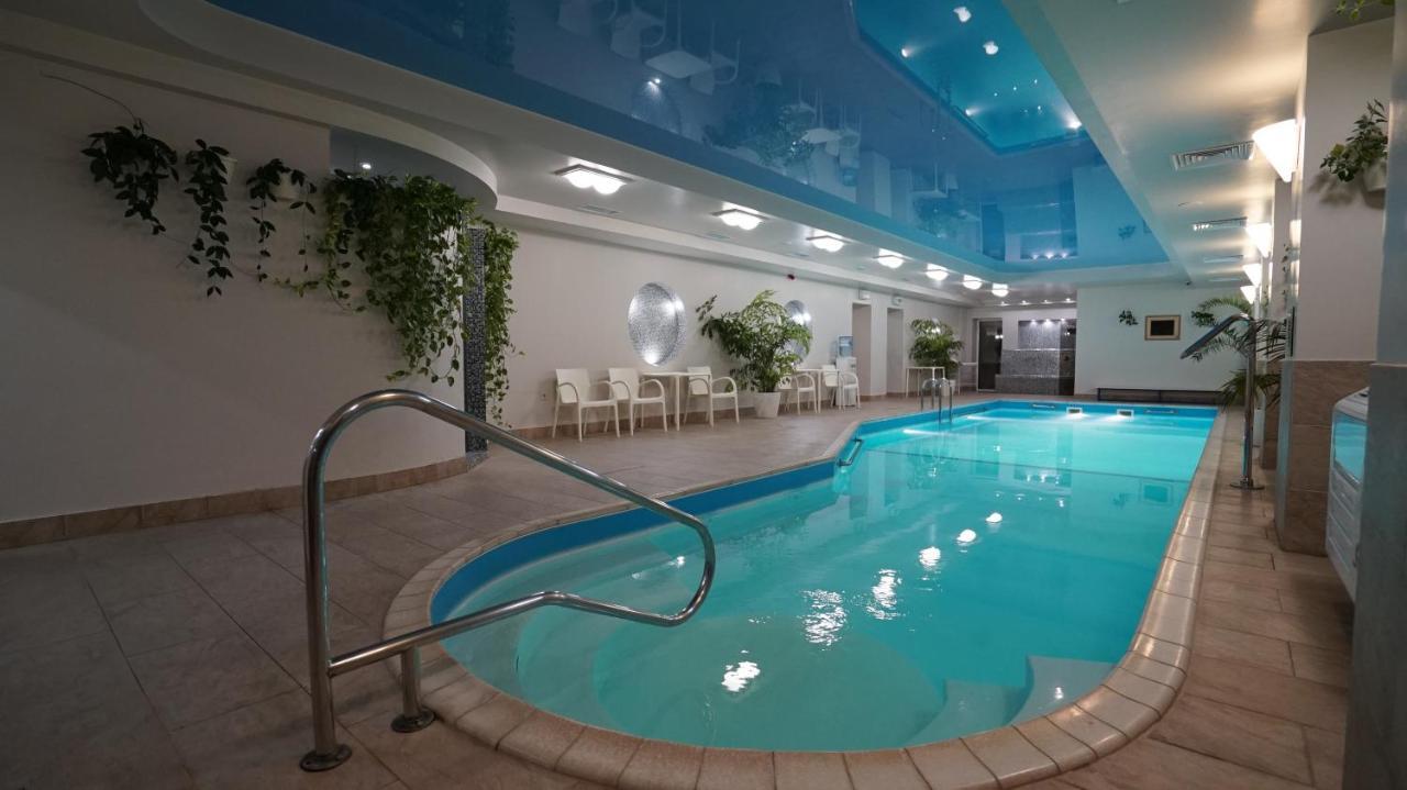 Mercury Hotel Charkiv Exteriör bild